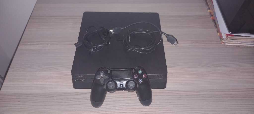 PlayStation 4 slim