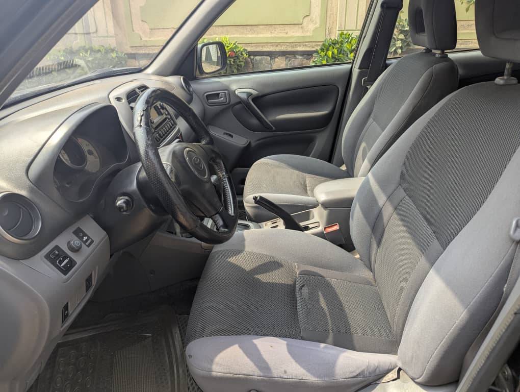 A picture of RAV 4