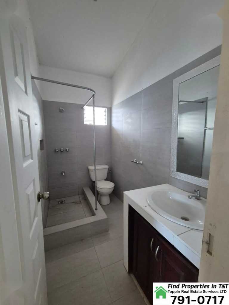 A picture of Modern 3 Bedroom Upstairs Apartment in Santa Cruz Only 5