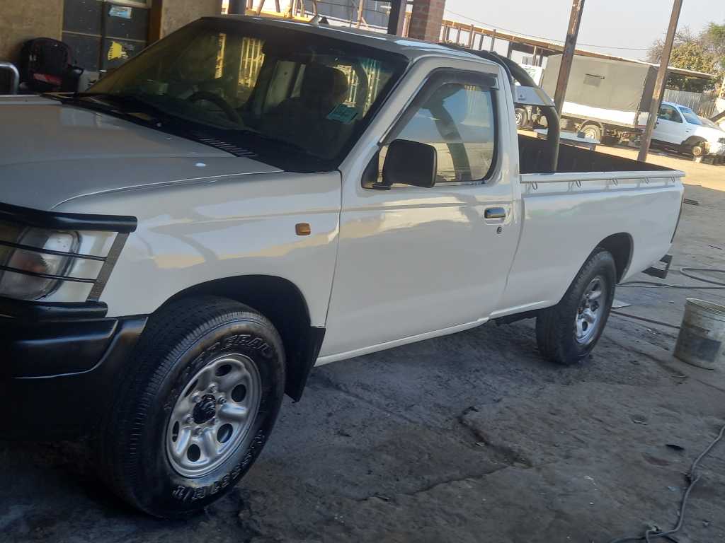 Nissan hardboard 