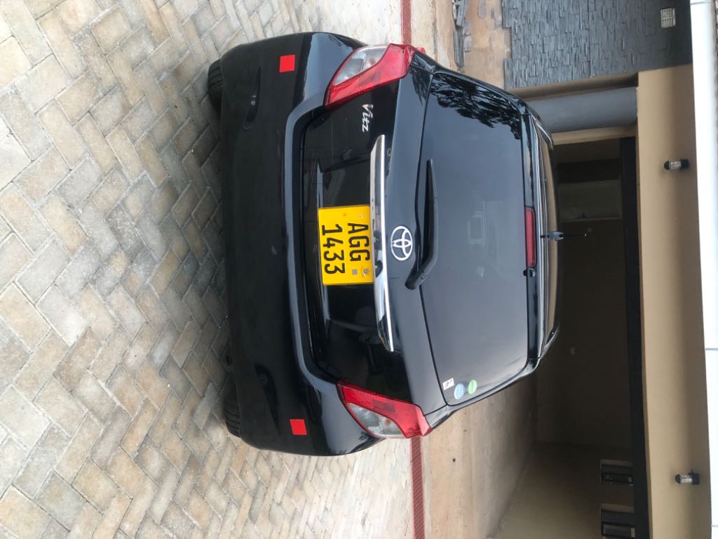 A picture of Toyota vitz 2015 