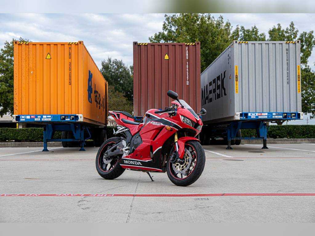 A picture of Honda cbr 1000cc