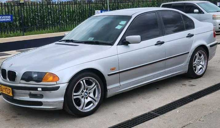 A picture of Bmw 318i