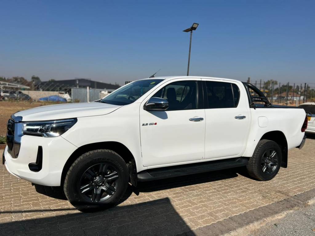 A picture of Toyota Hilux Raider 4x4