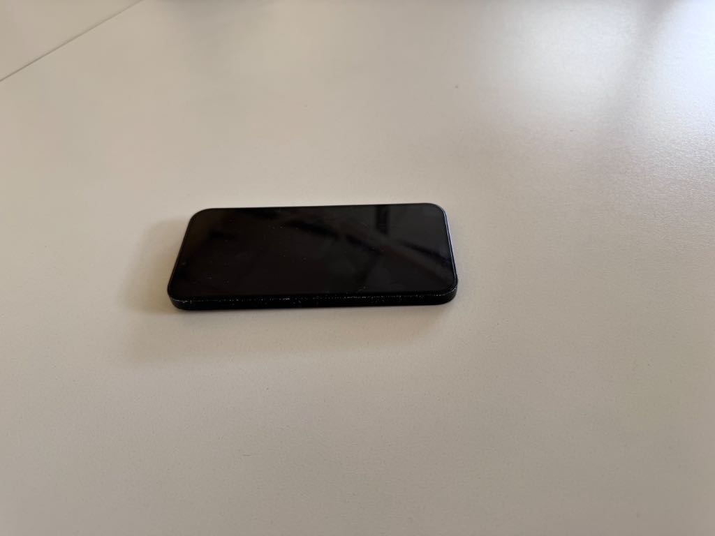 A picture of Iphone 13 256GB Battery 77