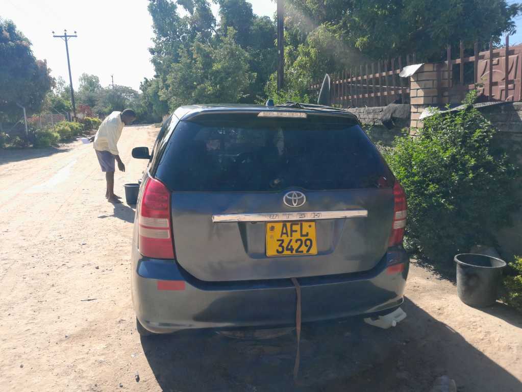 A picture of 2005 toyota wish