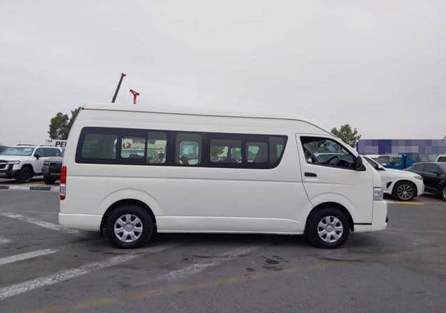 2016 Toyota Hiace Commuter 16 seaters