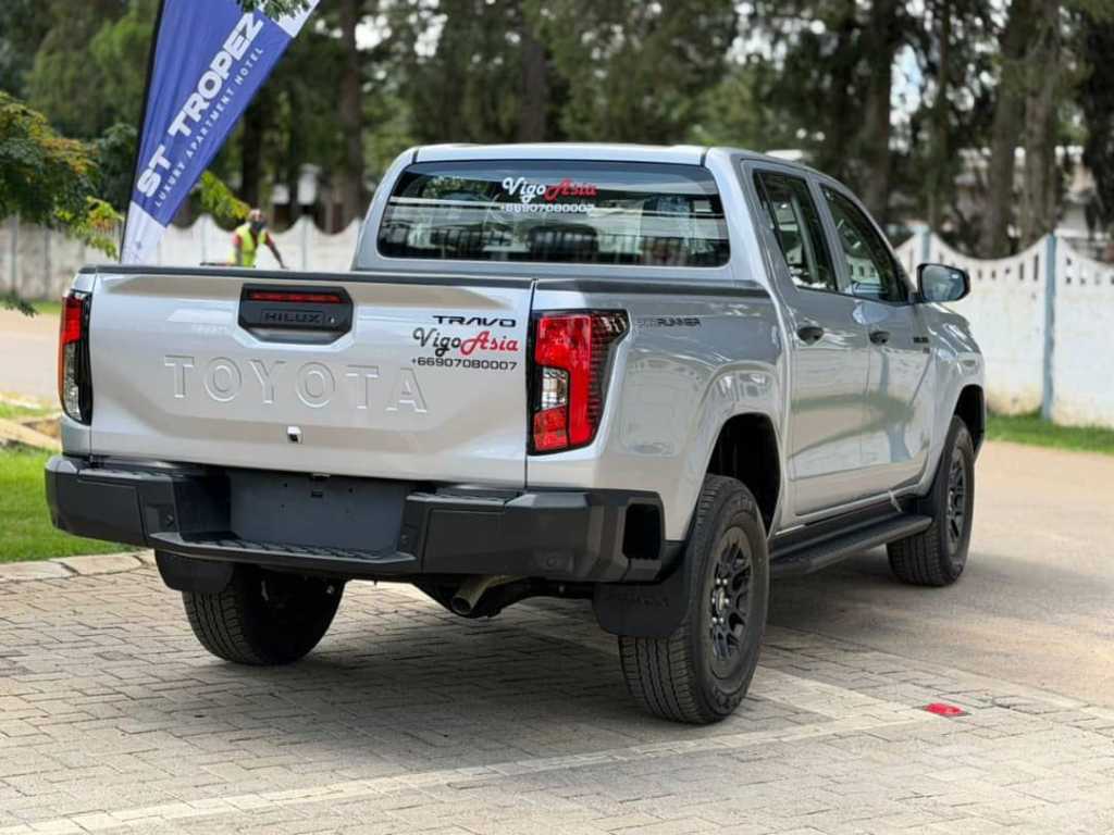 A picture of Toyota Hilux Travo 2 8 Silver