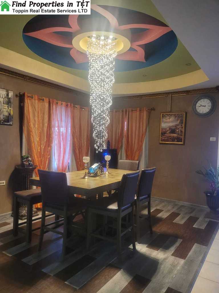 A picture of Elegant Riverview Park Home for Sale Move In Ready