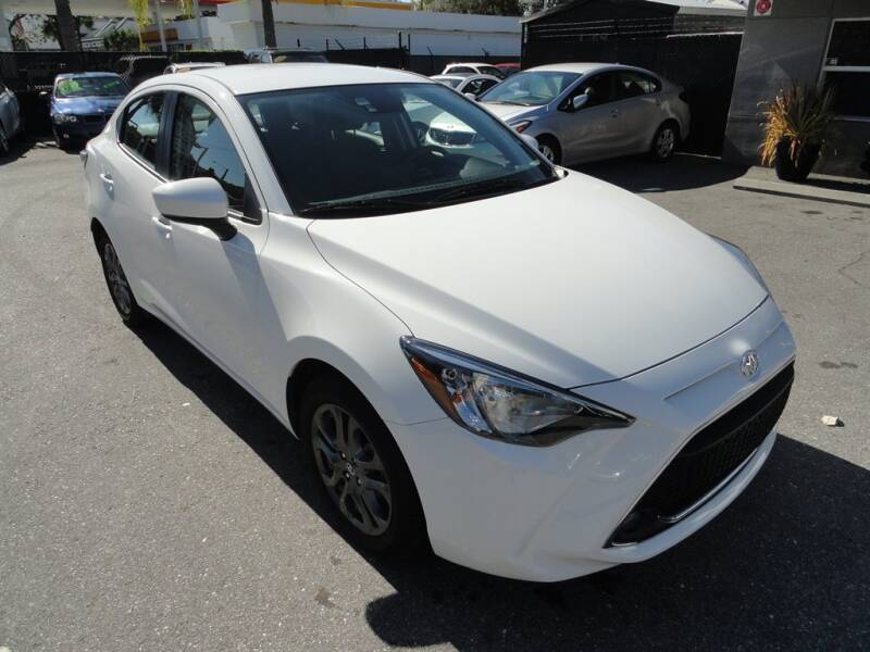 A picture of Toyota Yaris 2019 White 1.5L 6 082km