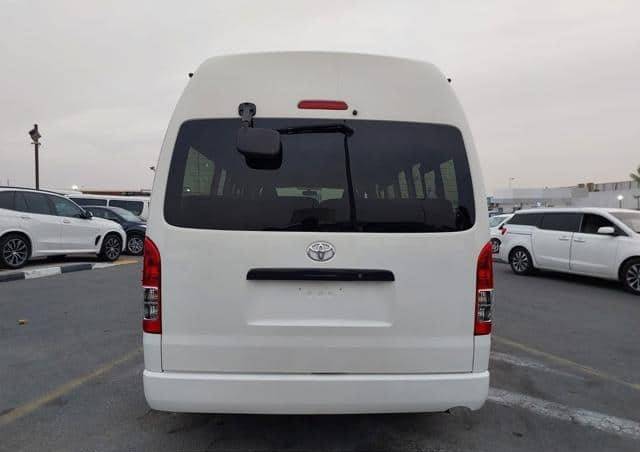 A picture of 2016 Toyota Hiace Commuter 16 seaters