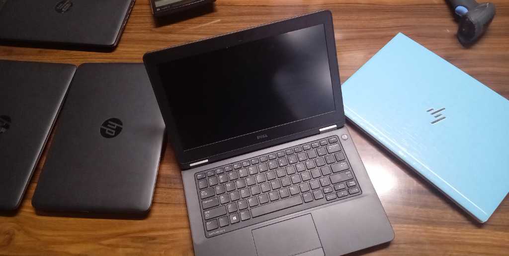 A picture of Dell Latitude E7270 Refurbished Laptops Corei7 512 SSD 6th Generation
