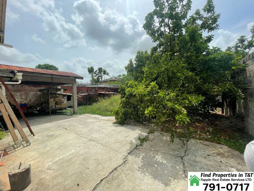 A picture of Prime Woodbrook Property 6 400 sq ft 7 500 000