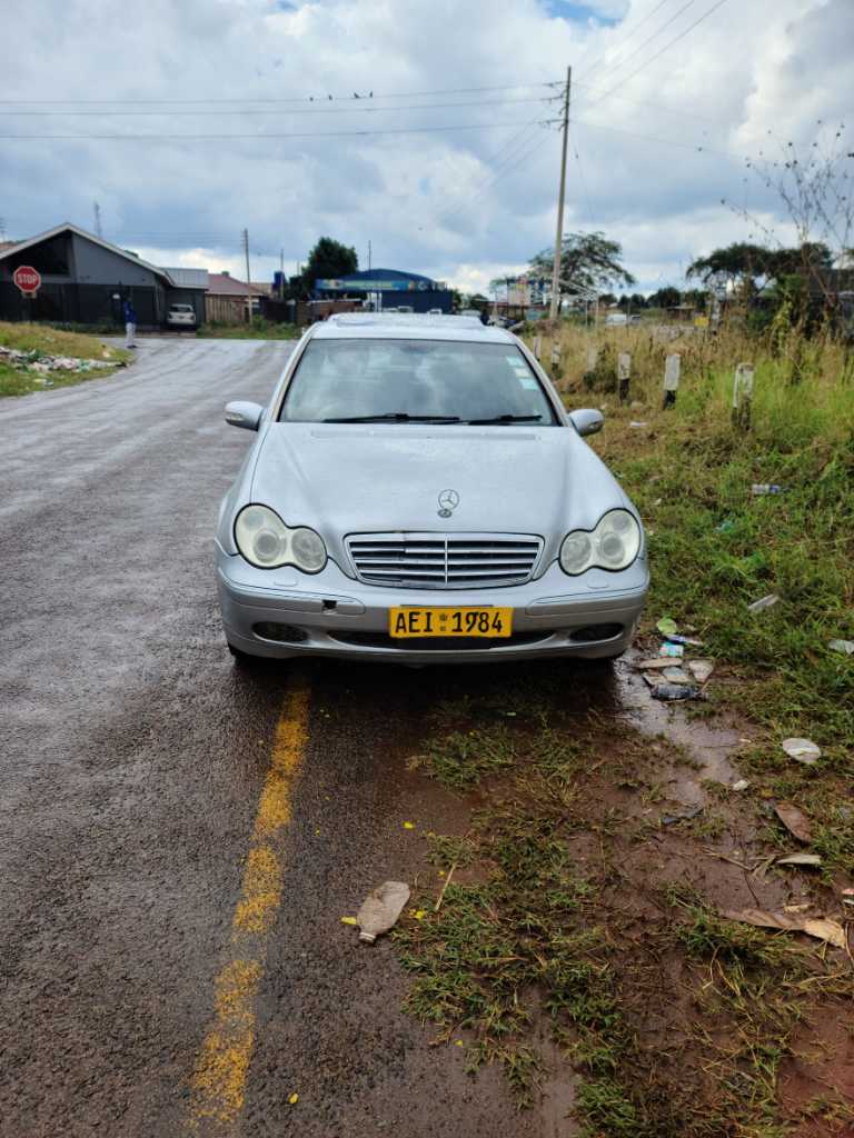 A picture of Mercedes Benz C240