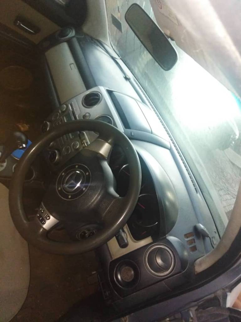 A picture of Mazda Verisa 