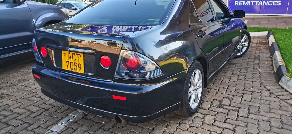 Altezza [6 Cylinder Auto].🇺🇸$3700USD
0774451188