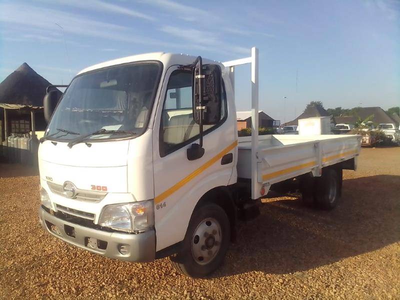 2013 Hino 300 Series 614 Dropside