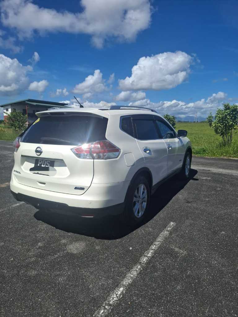 A picture of NISSAN XTrail 2017 Hybrid