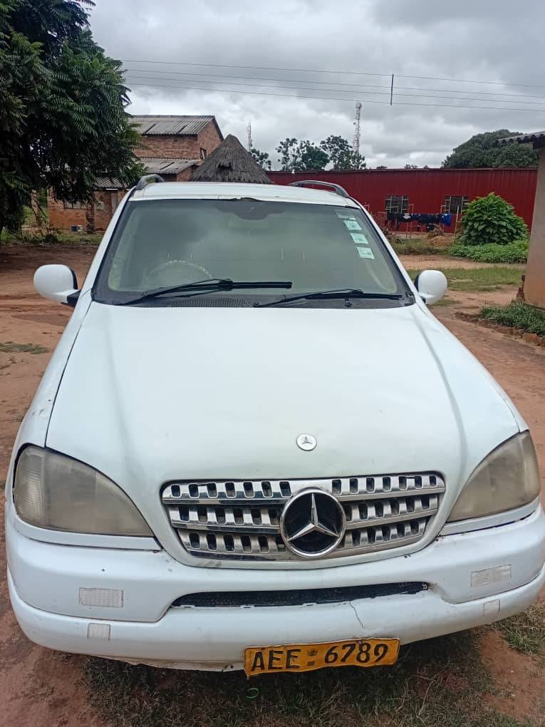 A picture of Benz ML270