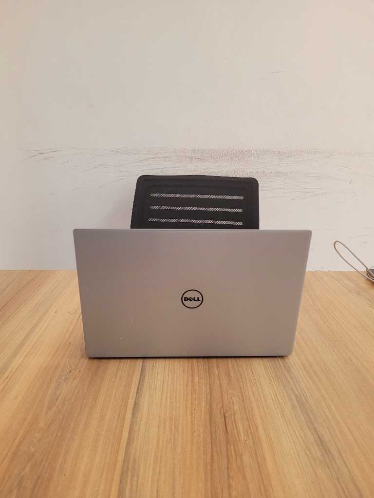 A picture of DELL XPS 9350 Core i5 6th Gen 8GB 256GB Price