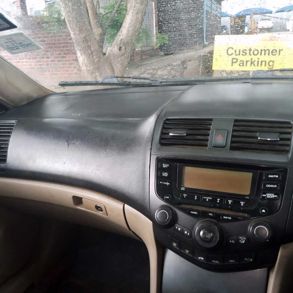 A picture of Honda Accord 2003