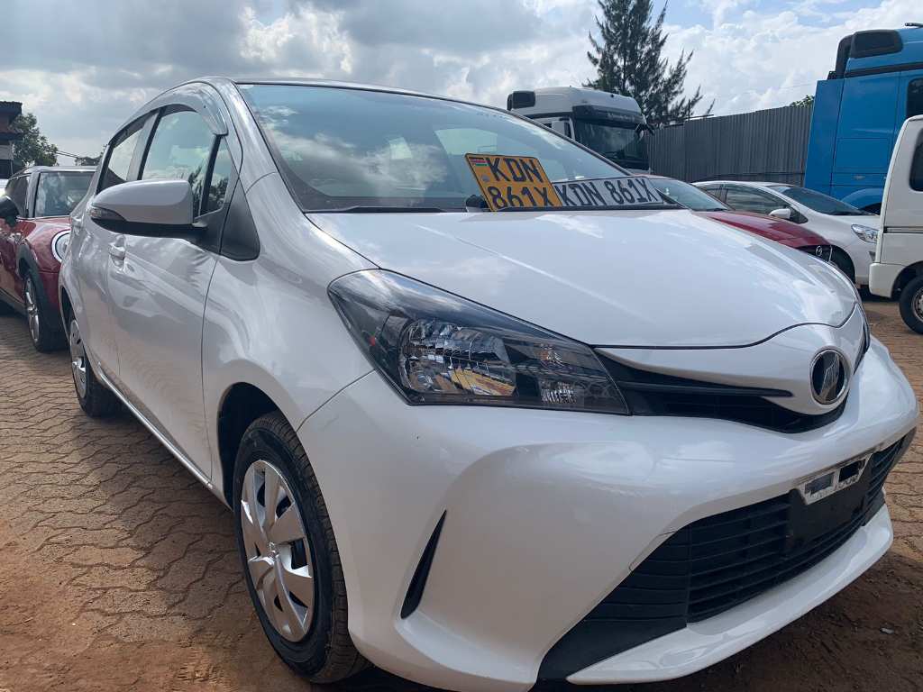 A picture of Toyota vitz at just 1050k