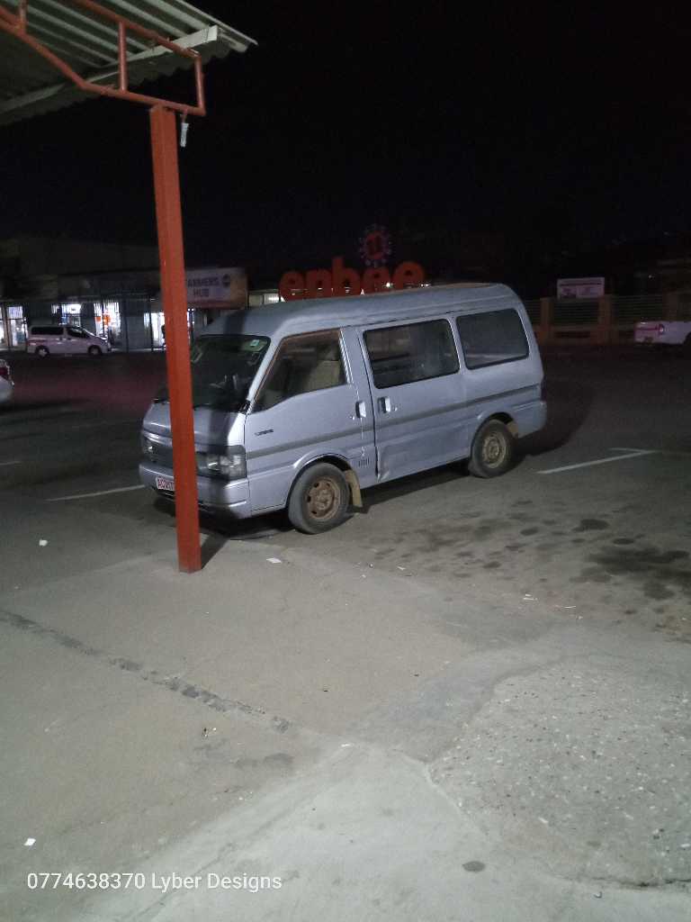 A picture of Nissan vannete 