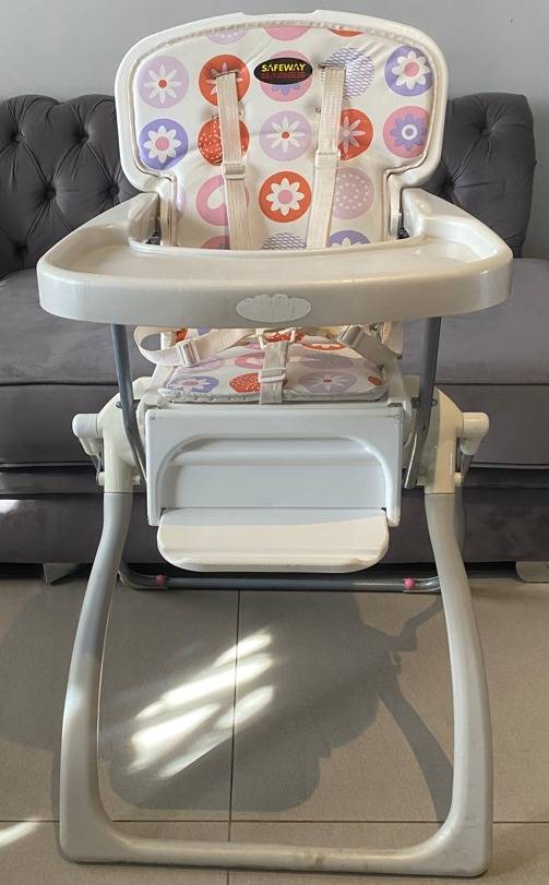 Safeway baby feeding high chair