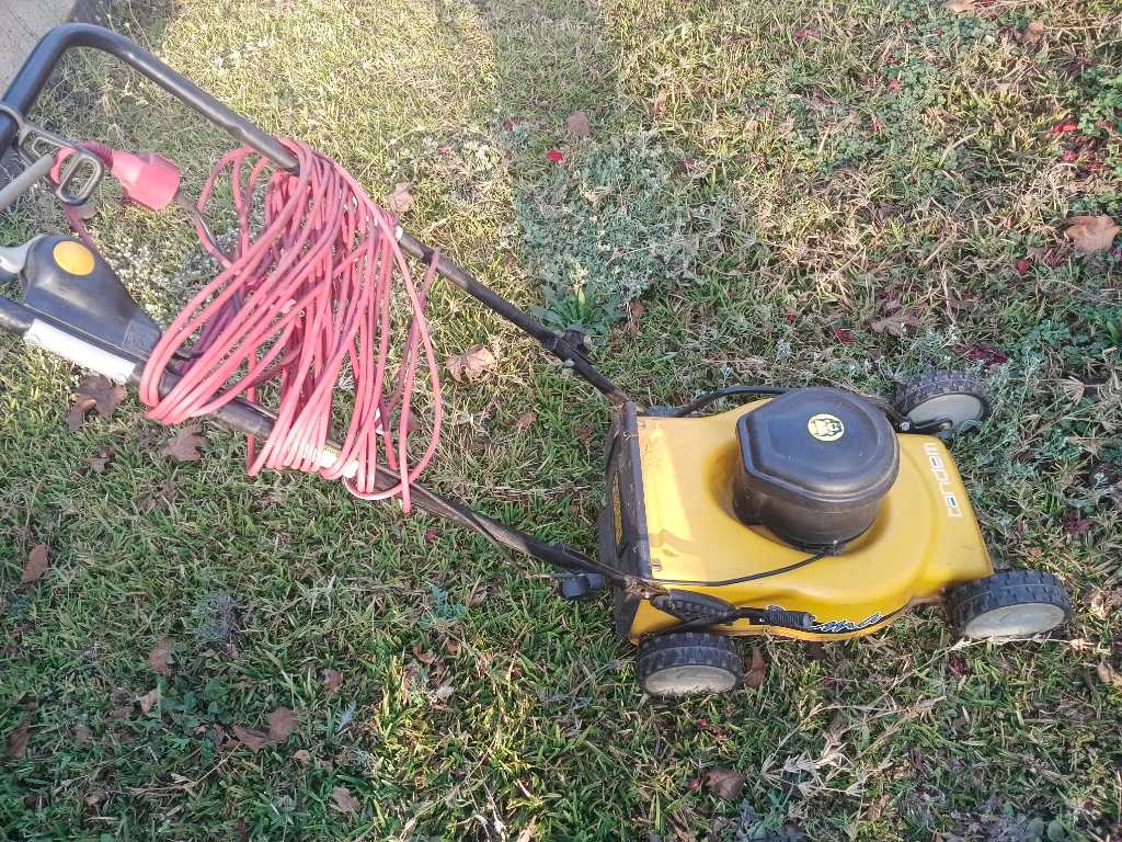 A picture of Tandem Lawnmower 1500w