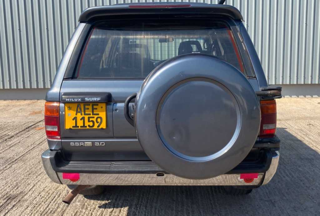 A picture of Toyota hilux surf 