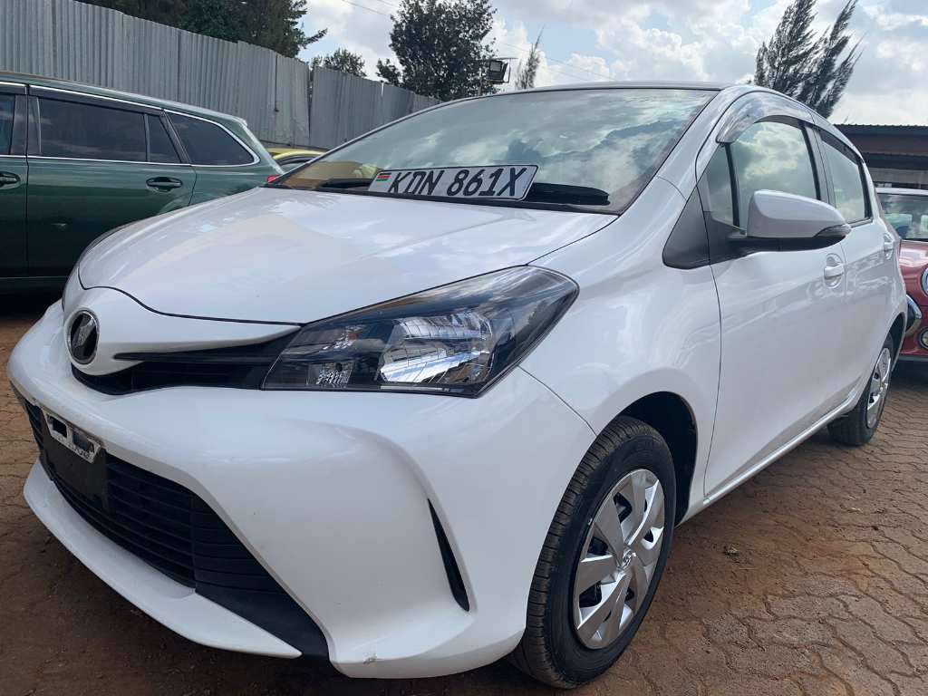 A picture of Toyota vitz at just 1050k