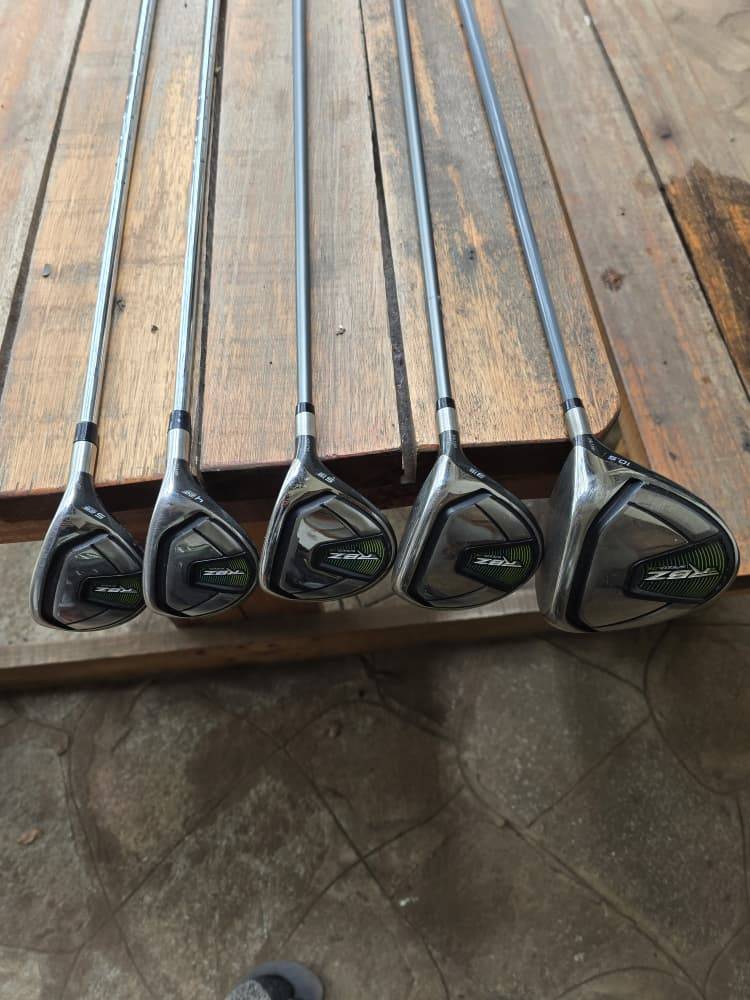 A picture of TAYLOR MADE RBZ GOLF SET