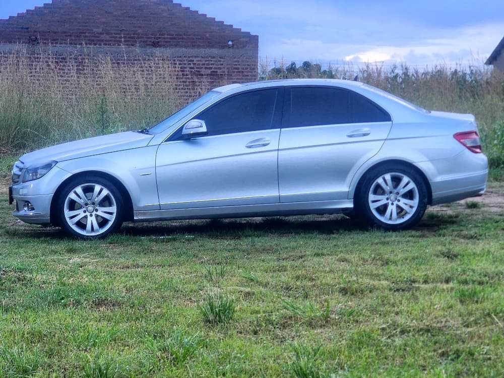 A picture of Mercedes Benz C200