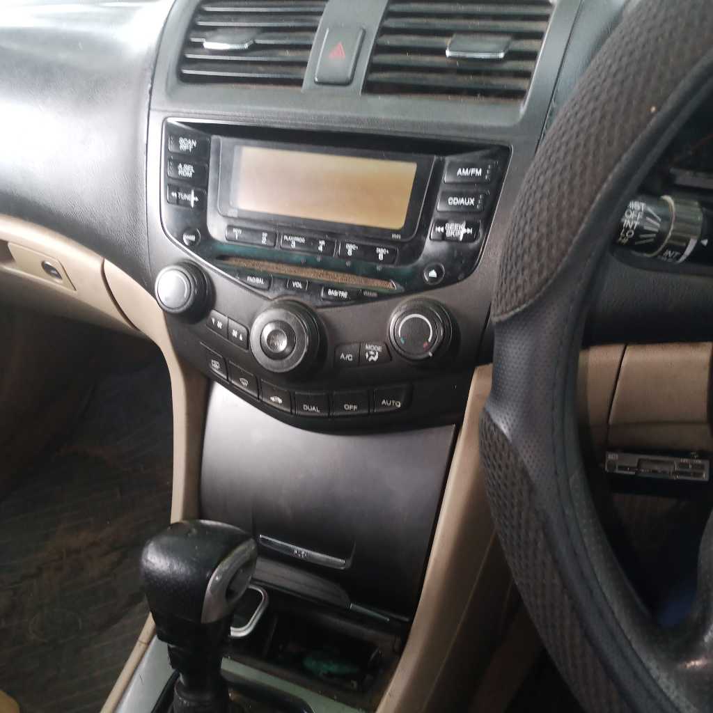 A picture of Honda Accord 2003