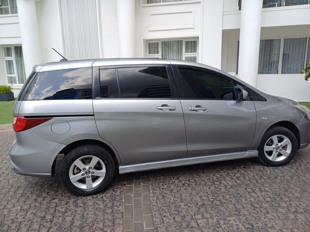A picture of Nissan Lafesta