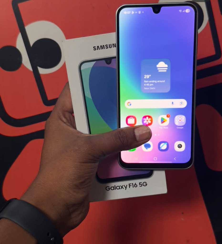 A picture of Samsung F16 5G 128GB 5000mah Battery