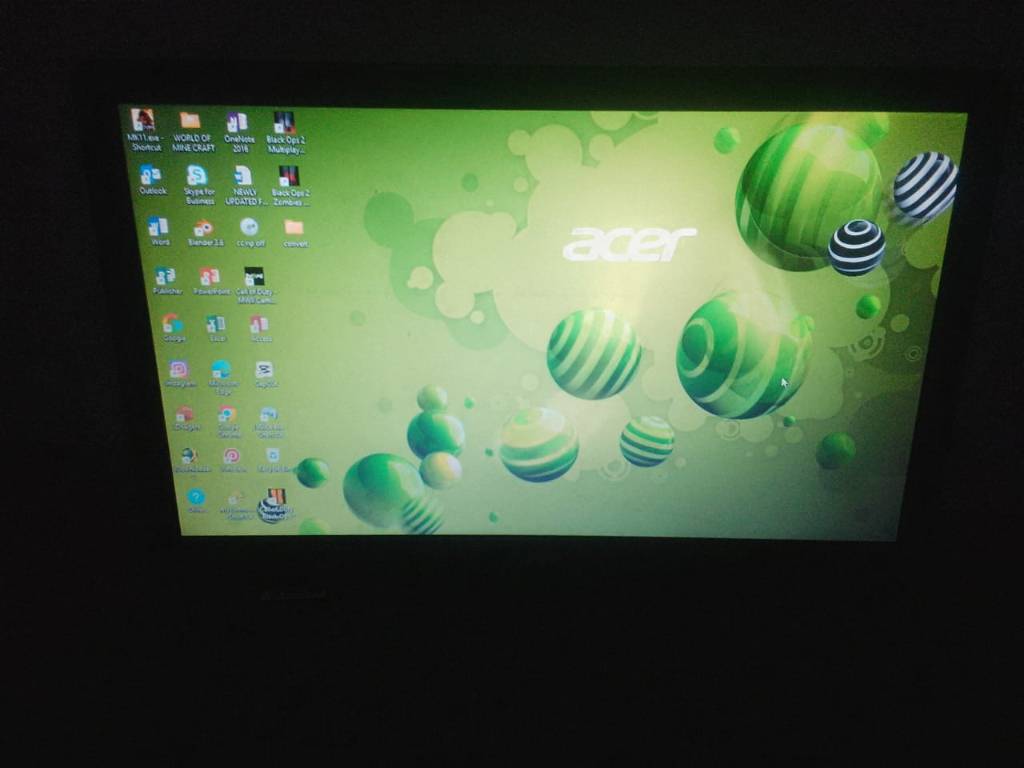 A picture of Acer aspire ET 572 soft gaming