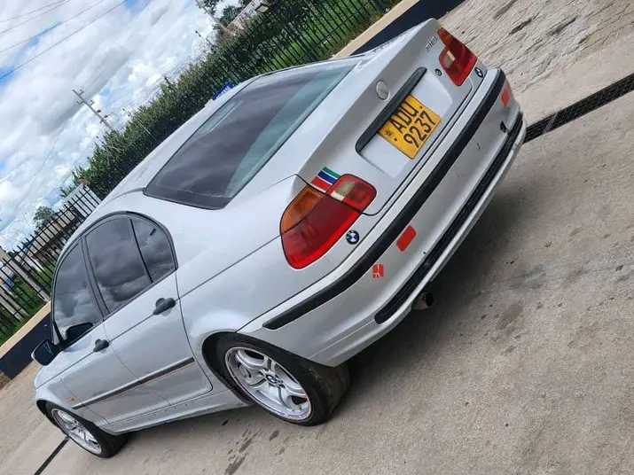 A picture of Bmw 318i