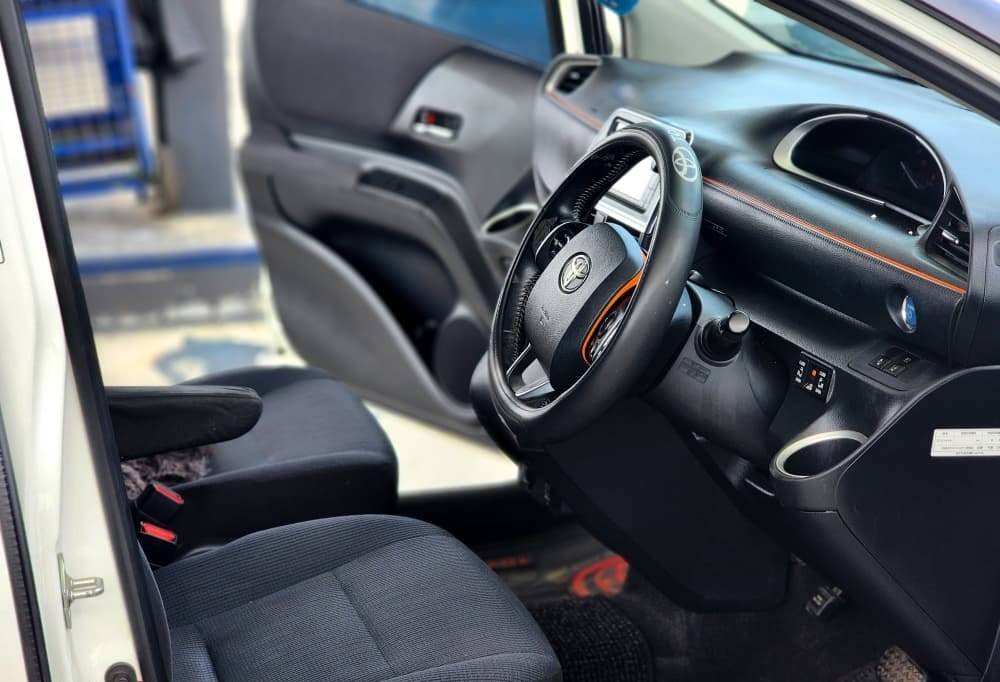 A picture of TOYOTA SIENTA