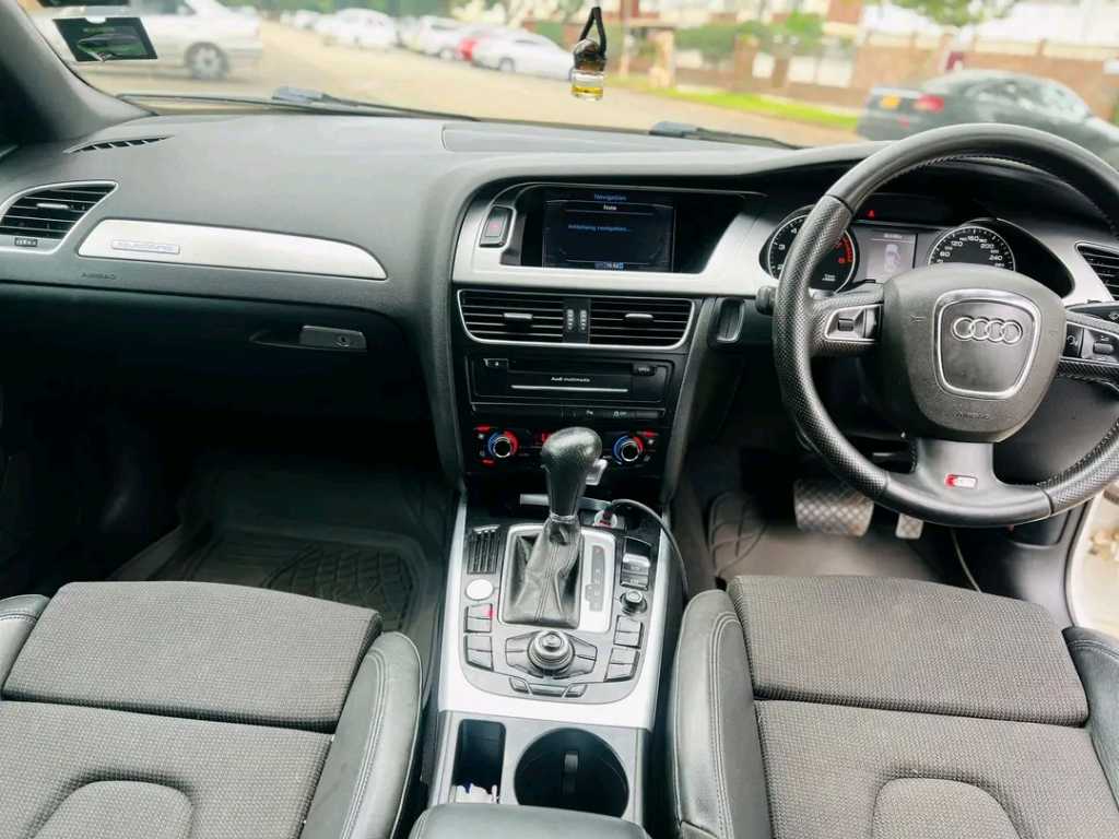 A picture of Audi A4 S line