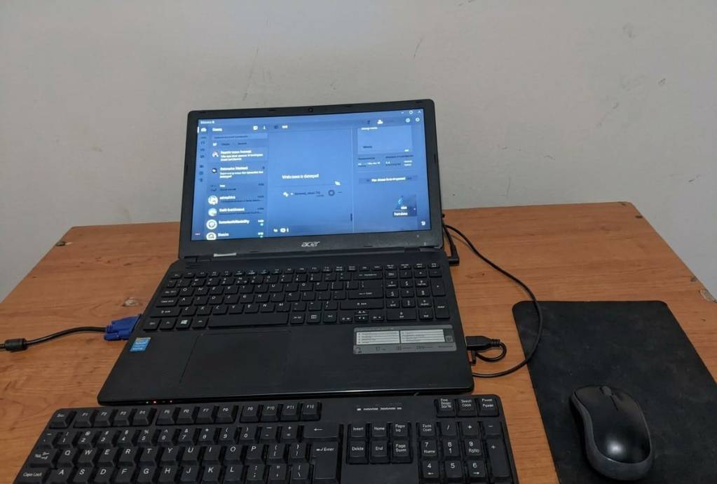 A picture of Acer aspire ET 572 soft gaming