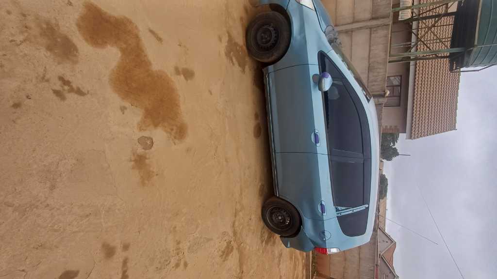 A picture of Honda fit old shape