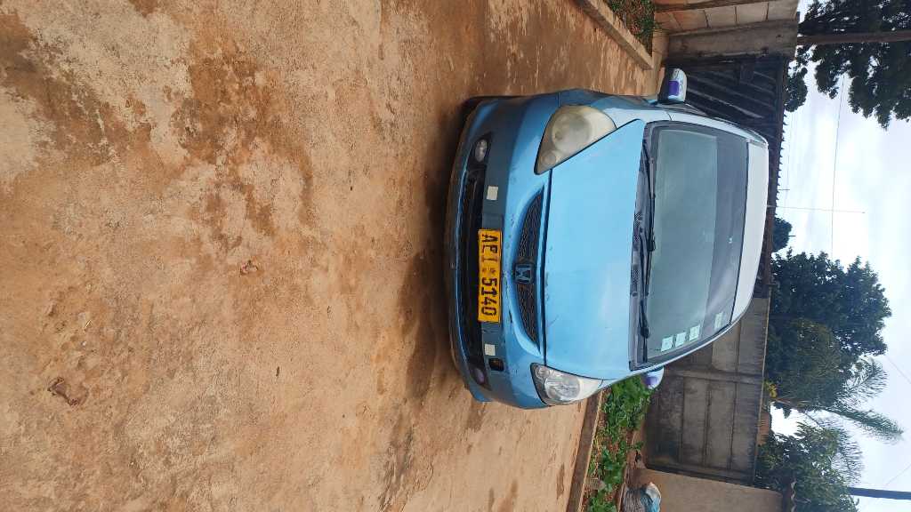 A picture of Honda fit old shape