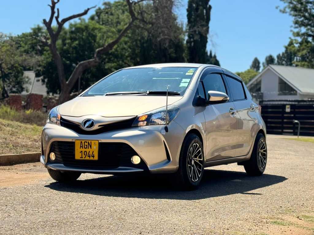 A picture of 2014 TOYOTA VITZ 