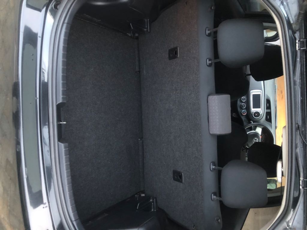 A picture of Toyota vitz 2015 