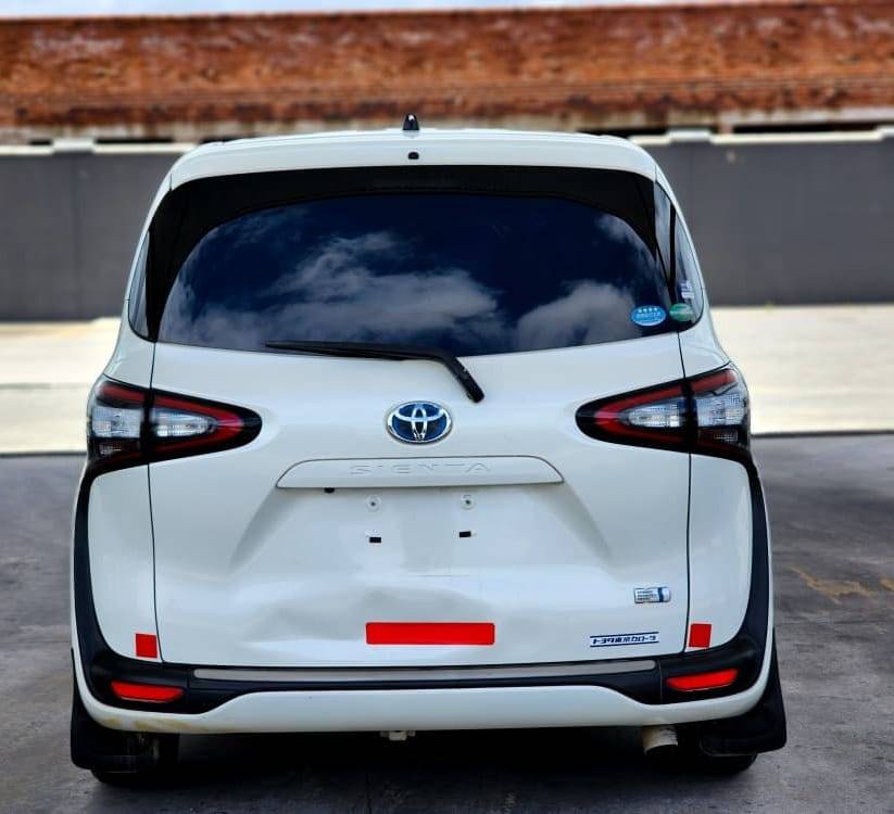 A picture of TOYOTA SIENTA