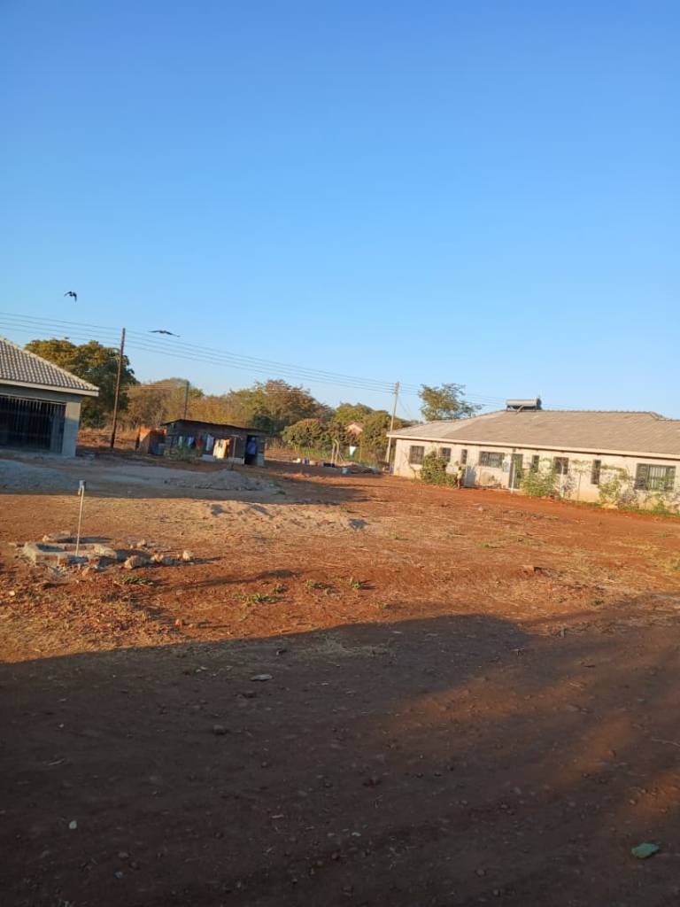 A picture of Glenview and budiriro Low income stands 