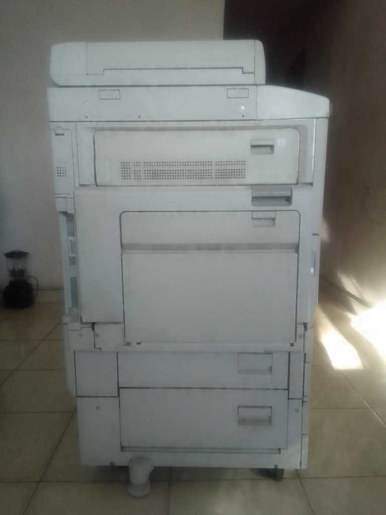 A picture of Xerox heavy duty machine color printer 