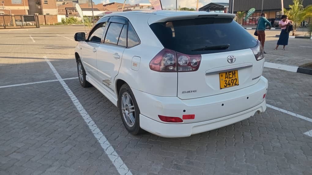 A picture of Toyota Harrier NewShape 2 4L Auto 8500USD ONLY 0772366924