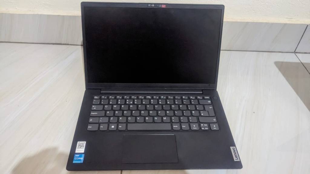 LENOVO IDEAPAD 13TH GEN i3 512ssd 8gb ram